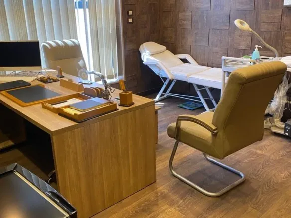 Furnished clinic office on North 90th Street - عيادة مفروشة في التسعين الشمالي - عيادة للبيع التجمع