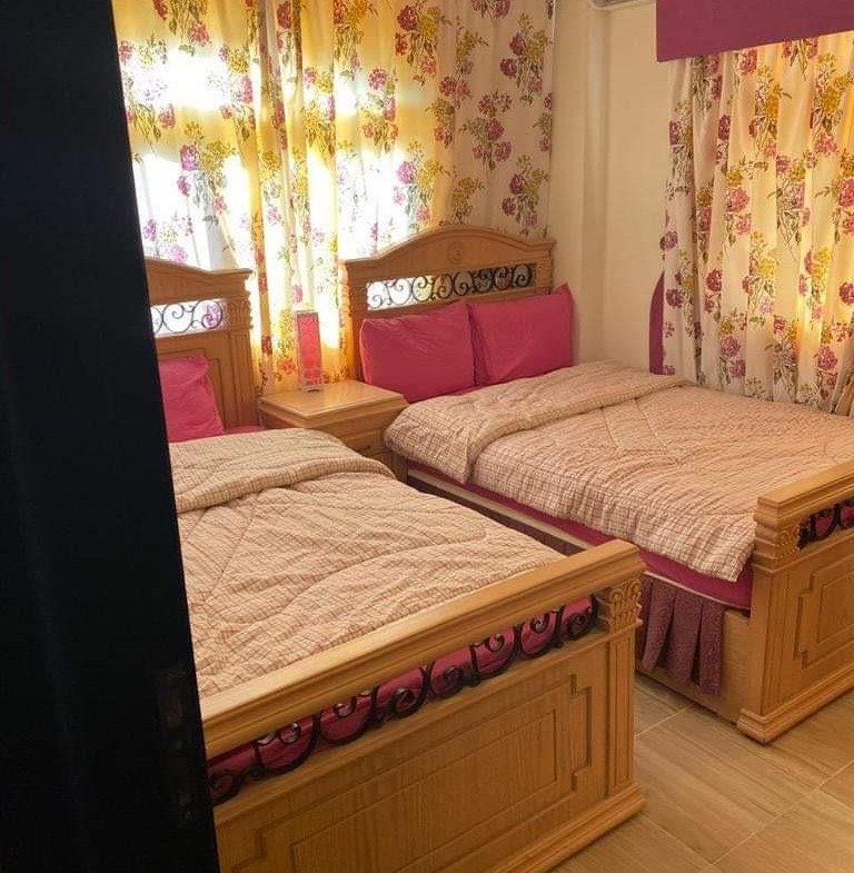 768