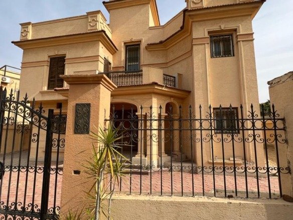 فيلا 6 غرف للبيع في طيبة هايتس، القاهرة الجديدة