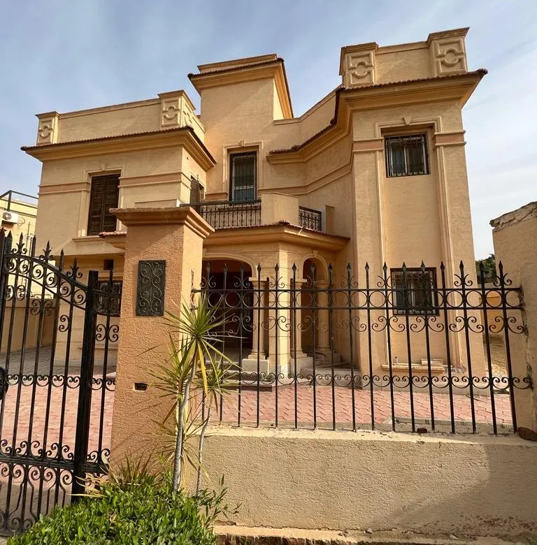6-bedroom villa for sale in Tiba Heights, New Cairo