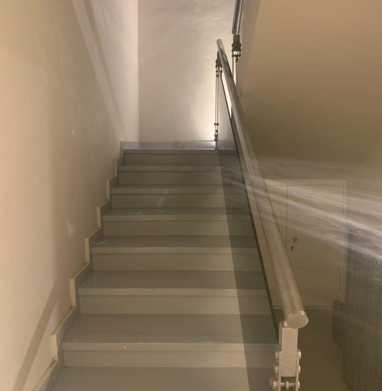 768
