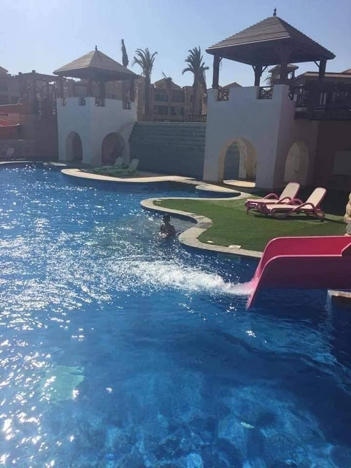 Penthouse for rent with pool view