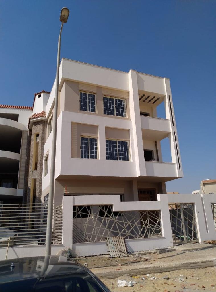 High Super-lux penthouse for sale in Al Shoueifat New Cairo