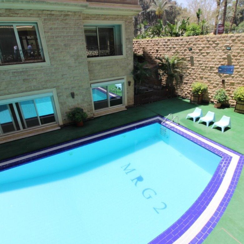 Compound pool in Maadi Al Sarayat - حمام سباحة الكمبوند في سرايات المعادي