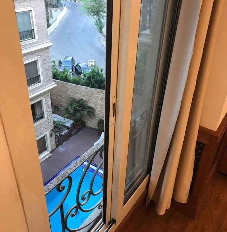 768