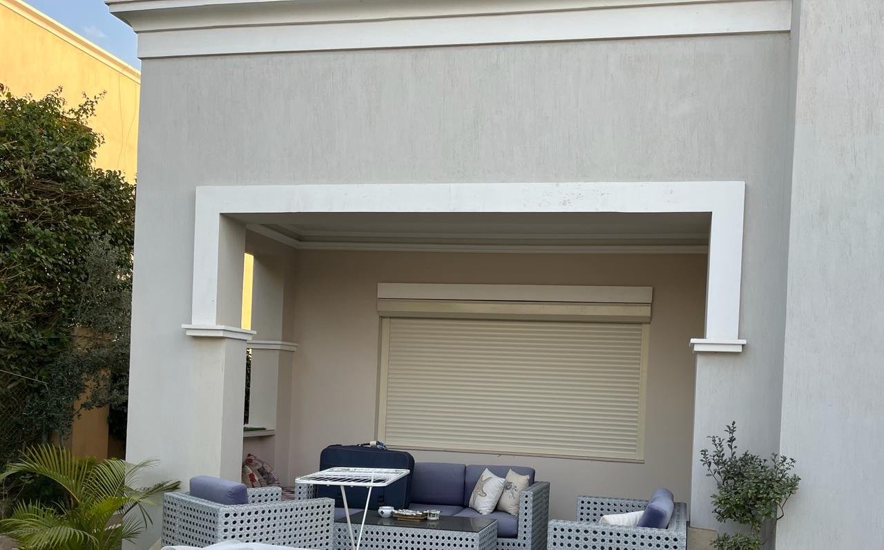 Villa for rent with Main Street