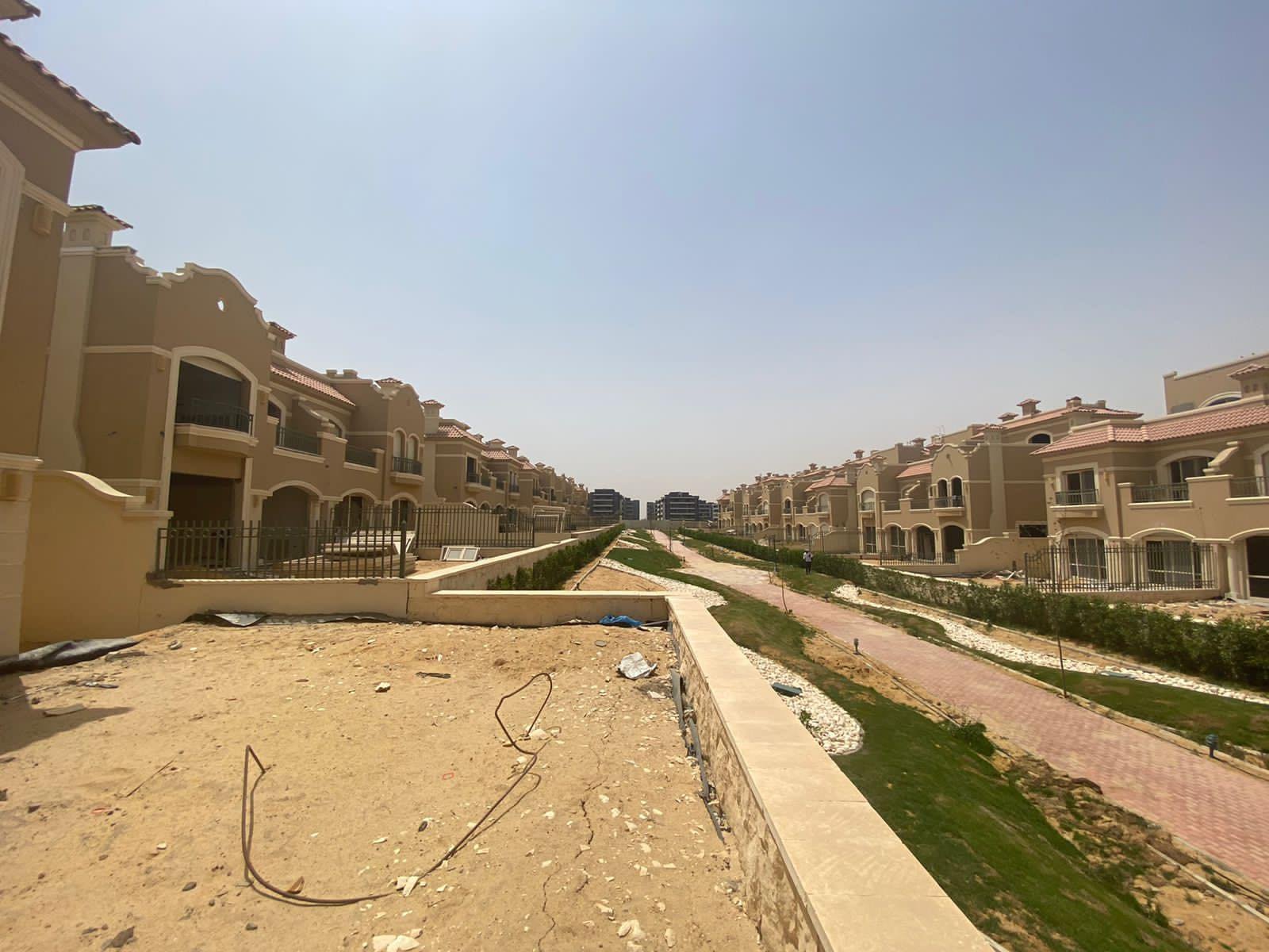 Twinhouse for sale with fully finished interiors