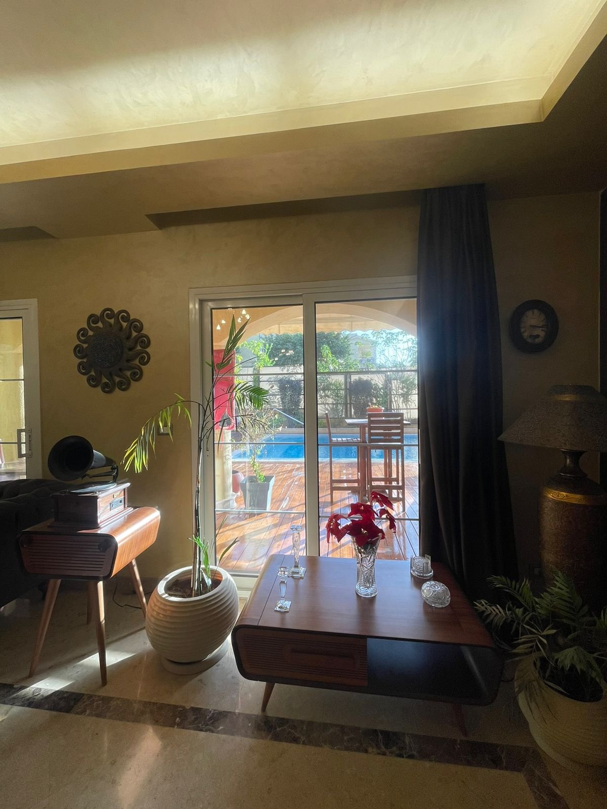 Villa for rent with garden view