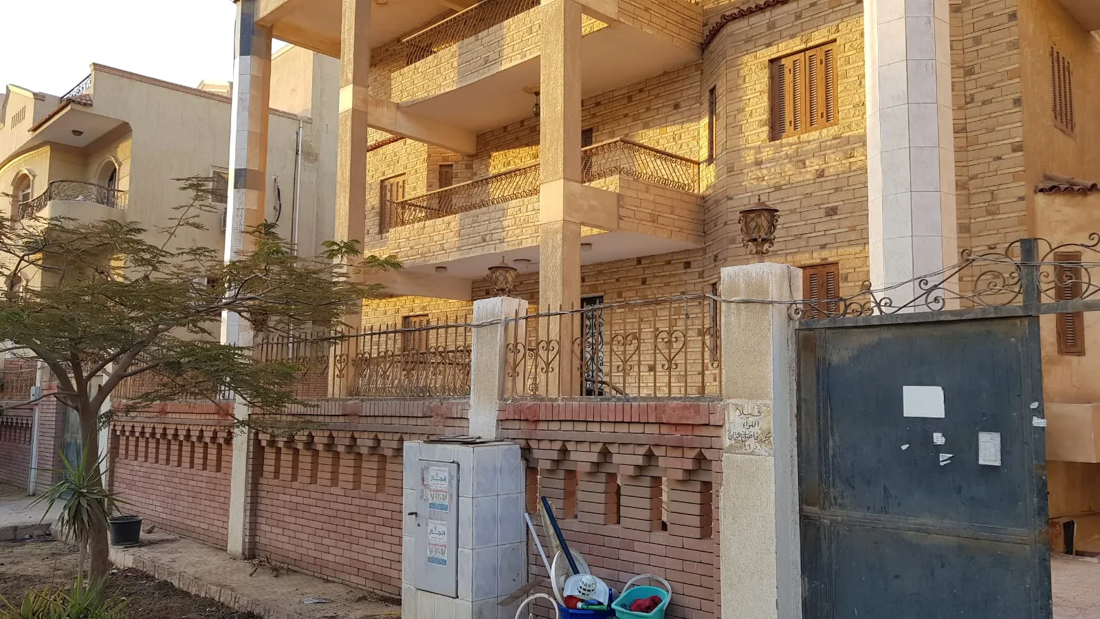 Exterior of the fully finished standalone property for sale in South 90th 5th Settlement | واجهة العقار المستقل تشطيب كامل للبيع في التسعين الجنوبي التجمع الخامس