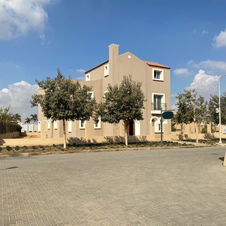 5 bedroom villa for sale in hyde park compound new cairo