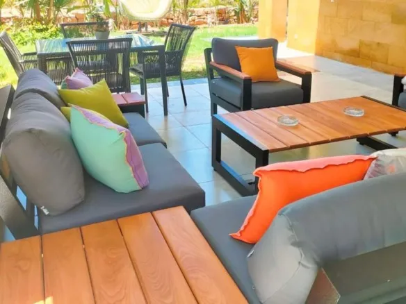 Seashell North Coast chalet for rent - terrace seating