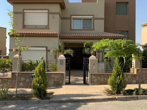 Villa exterior - 4BR villa for sale in Palm Hills Katameya, New Cairo | واجهة الفيلا - فيلا 4 غرف للبيع في بالم هيلز قطامية القاهرة الجديدة