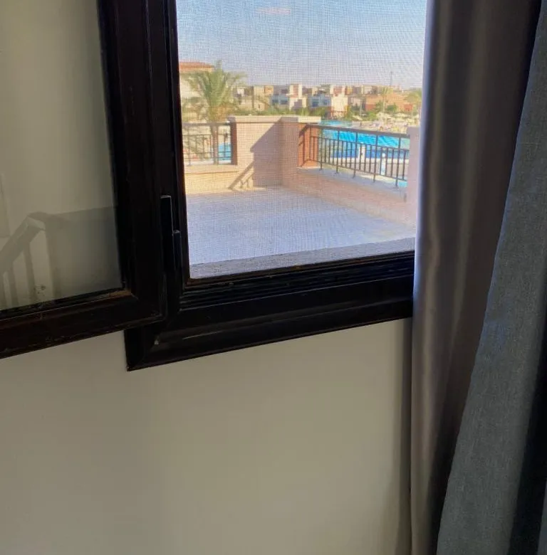 Lagoon-facing terrace outlook, penthouse for sale in Marassi Verdi, North Coast - إطلالة على اللاجون من بنتهاوس للبيع في مراسي فيردي