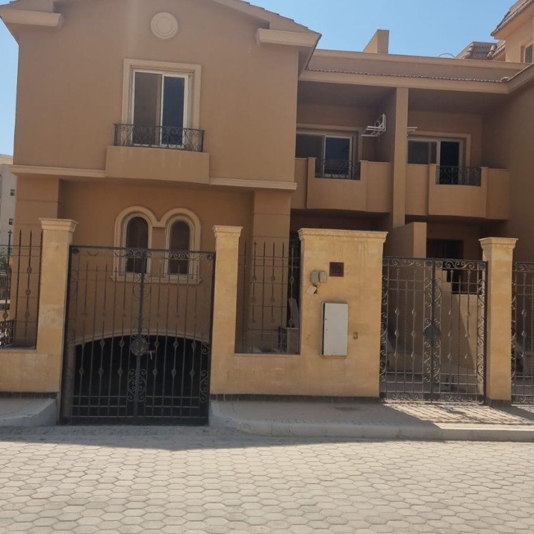 6 bedroom twin house for sale in new cairo