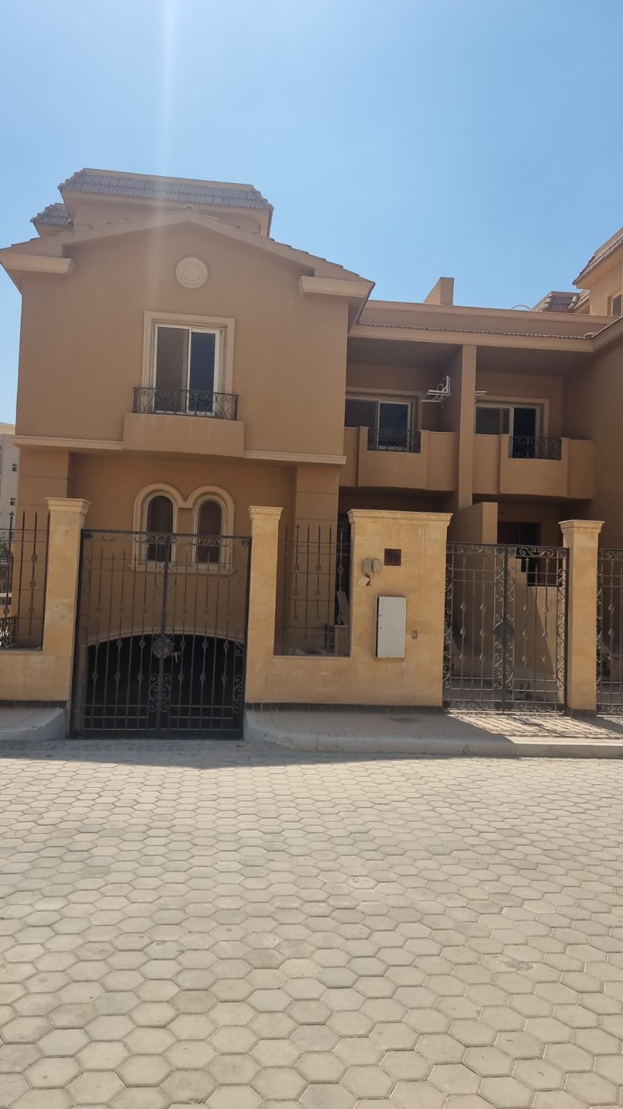 6 bedroom twin house for sale in new cairo