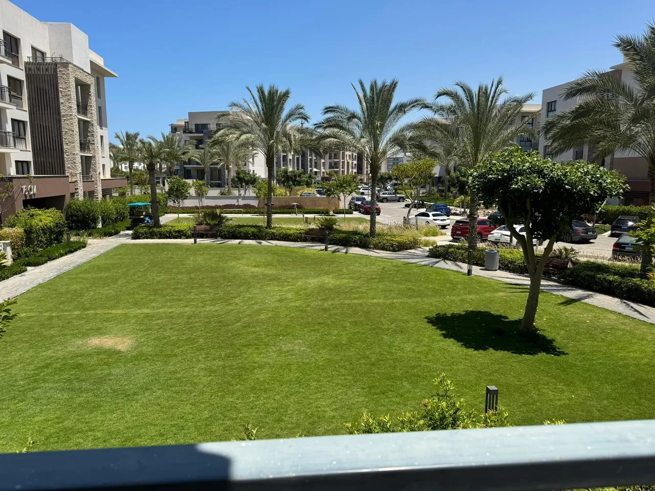 Garden view from the terrace, chalet for rent in Marassi Marina 1, North Coast | إطلالة الحديقة من التراس، شاليه للإيجار في مراسي مارينا 1، الساحل الشمالي