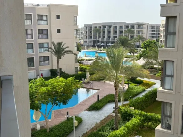 Pool and landscape view in Marassi Marina 2, North Coast, chalet for rent | فيو حمام السباحة واللاندسكيب في مراسي مارينا 2 الساحل الشمالي، شاليه للإيجار
