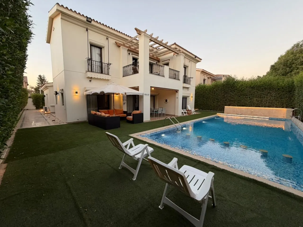 Villa facade and private pool, Marassi Victoria, North Coast | واجهة الفيلا وحمام السباحة الخاص، فيلا للإيجار في مراسي فيكتوريا، الساحل الشمالي