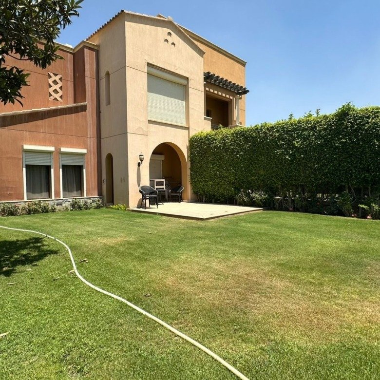 Twin house exterior and landscaped garden, Mivida twin house for sale or rent | واجهة التوين هاوس وحديقة لاندسكيب، توين هاوس للبيع أو للإيجار في ميفيدا