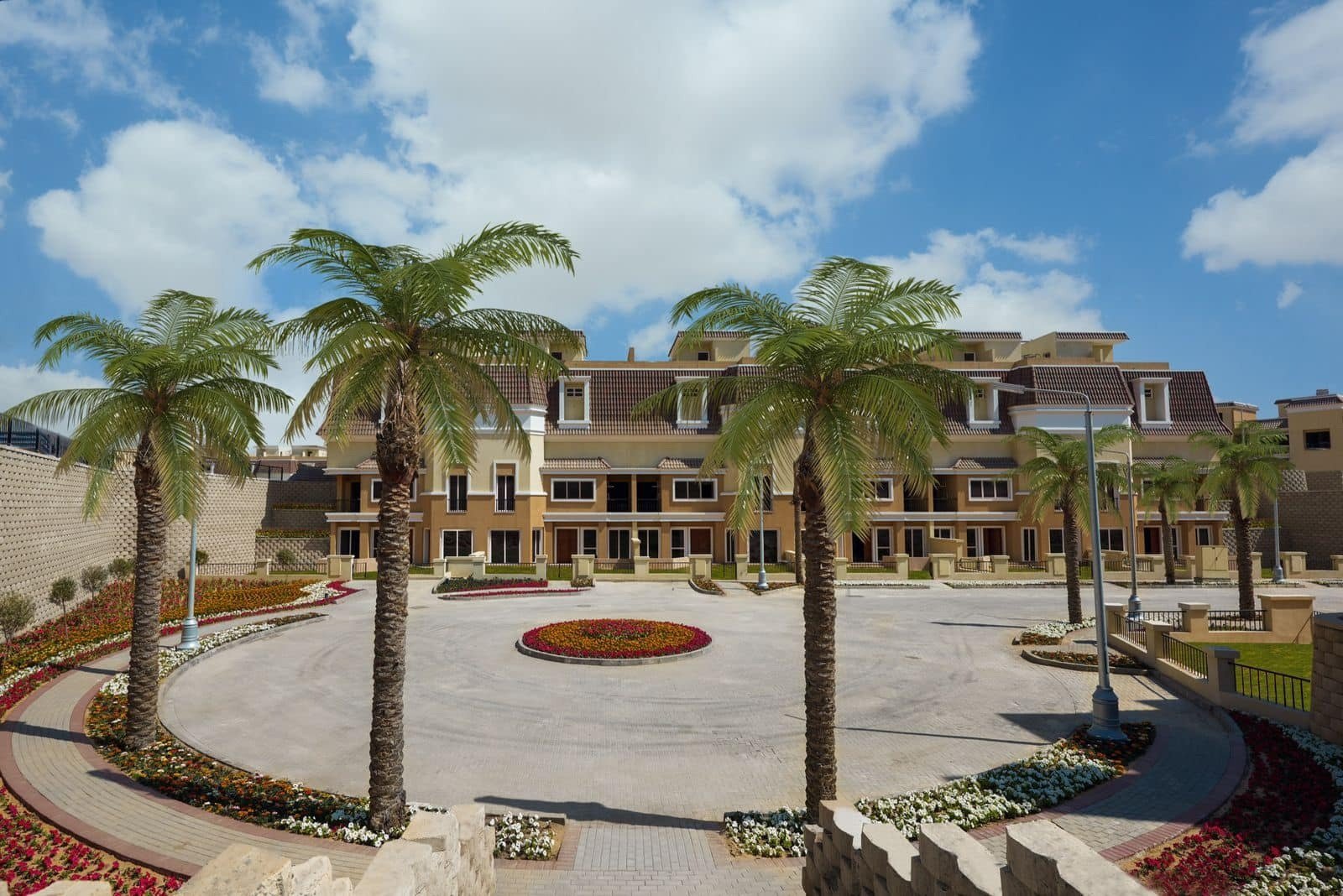 Sarai residential plaza and apartment buildings | ساحة سكنية وعمارات سراي