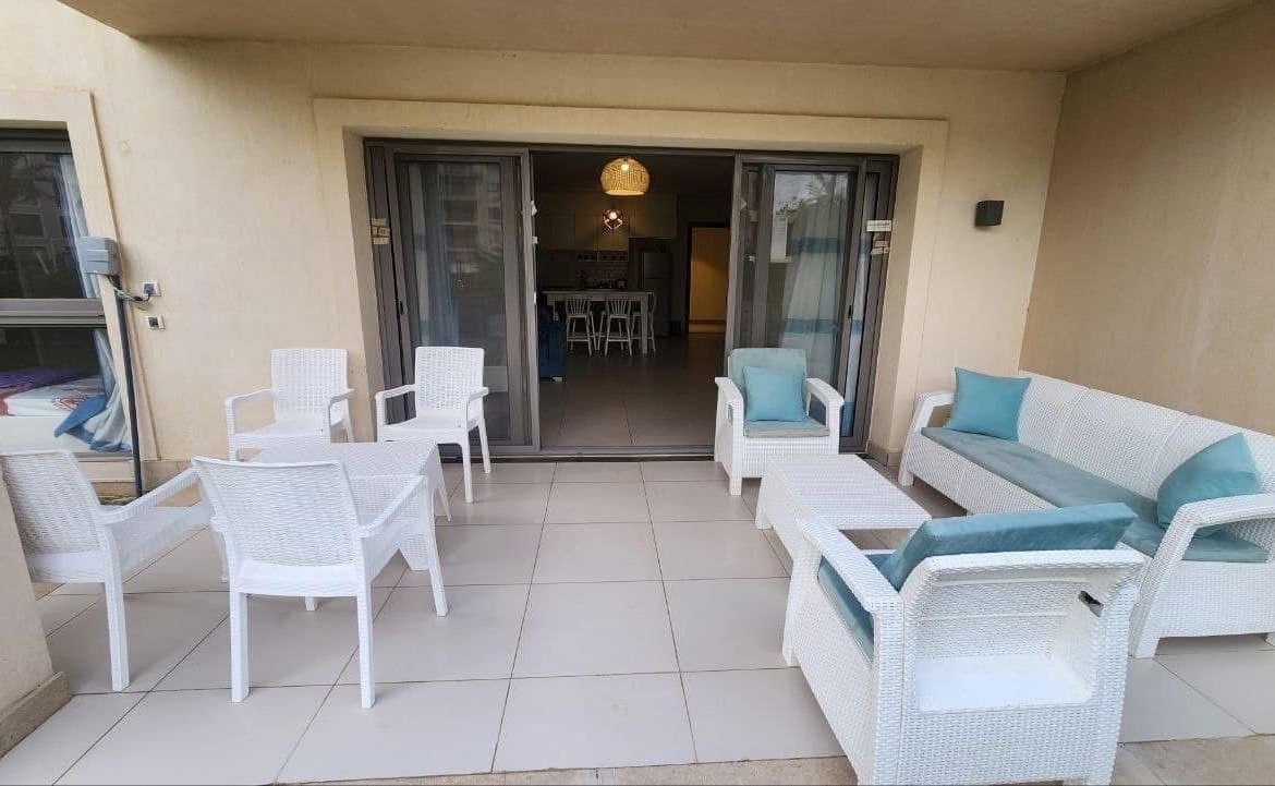 Furnished terrace seating, Marassi Marina 2 North Coast chalet for rent | جلسة تراس مفروشة، شاليه للإيجار في مراسي مارينا 2 الساحل الشمالي