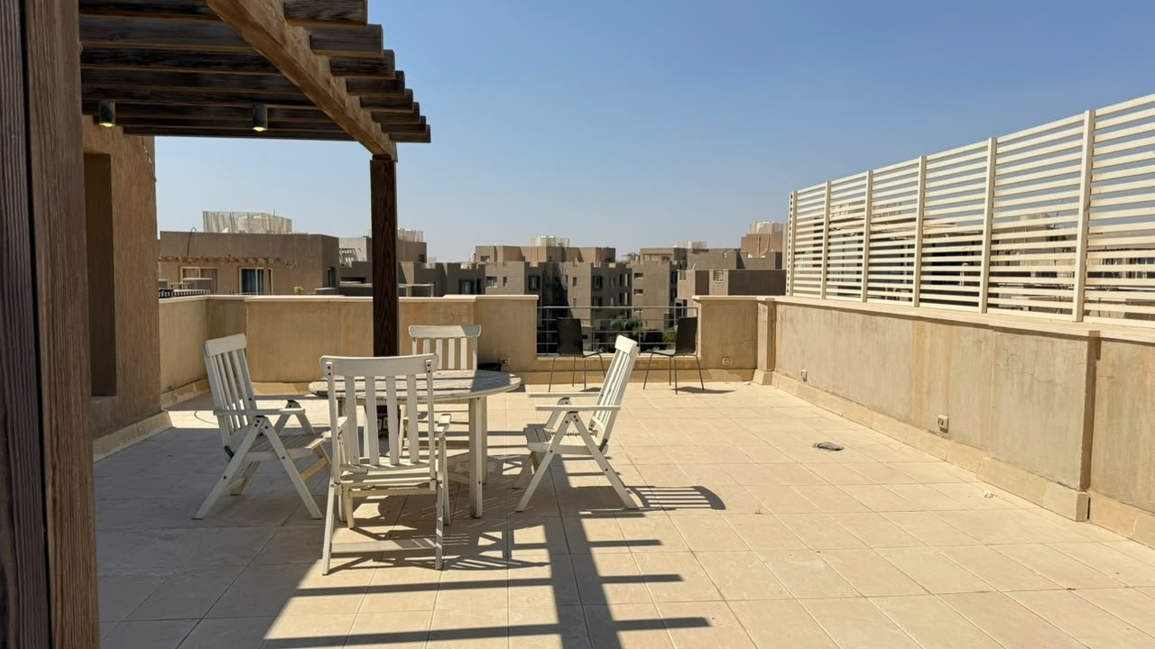 Private roof terrace, The Village penthouse for sale | تراس الروف الخاص، بنتهاوس للبيع في ذا فيلدج