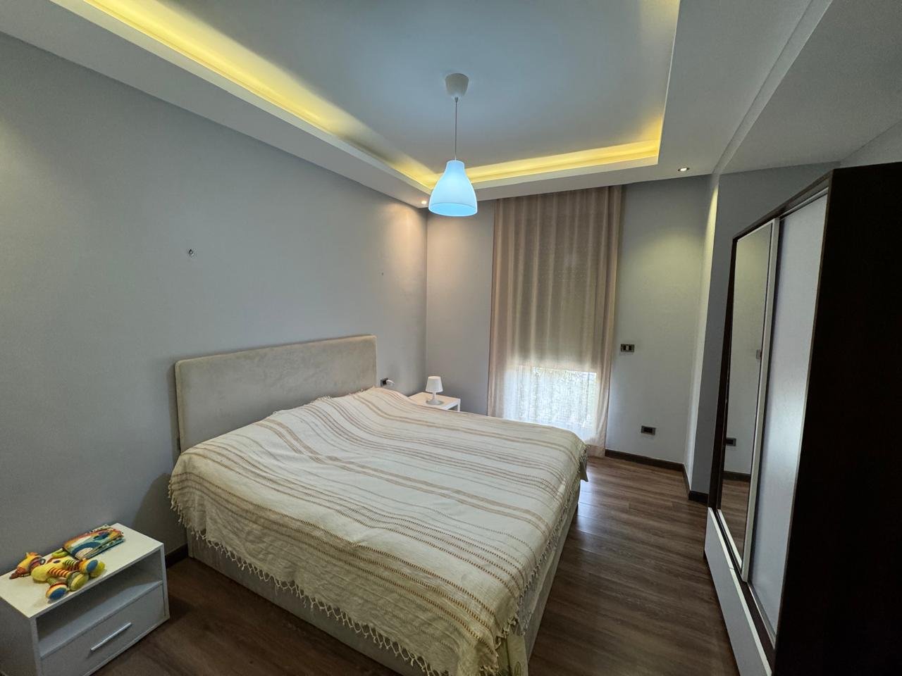 Furnished master bedroom | غرفة النوم الرئيسية المفروشة