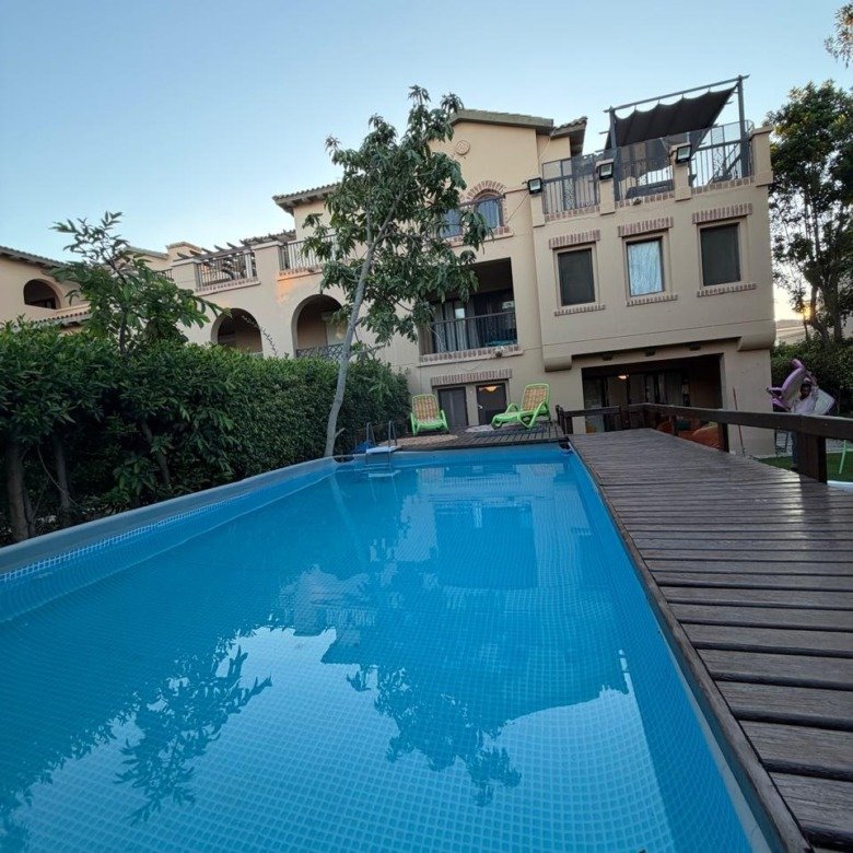 Villa exterior and private above-ground pool, villa for rent in Marassi Verona, North Coast | واجهة الفيلا وحمام السباحة الخاص فوق الأرض، فيلا للإيجار في مراسي فيرونا، الساحل الشمالي