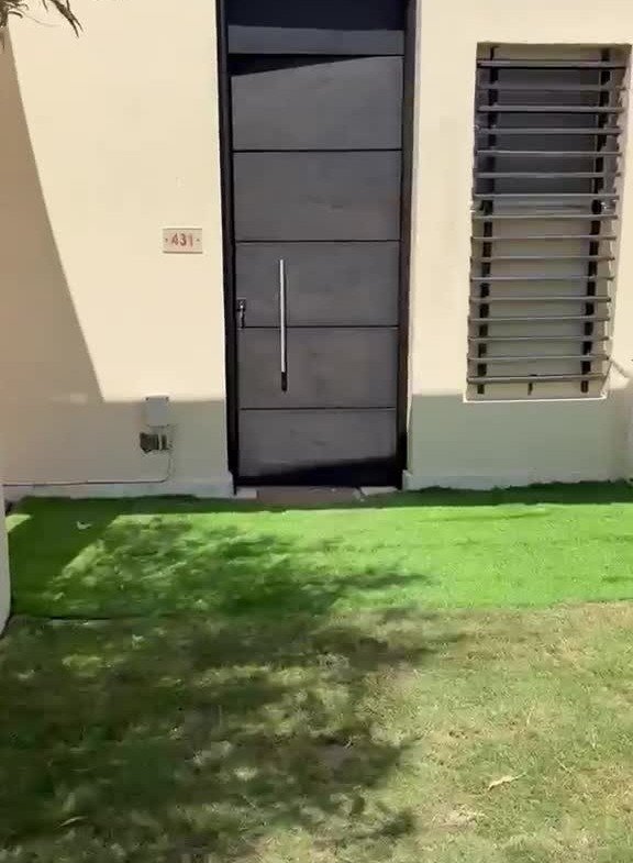 Entrance and garden of the included cabana | مدخل وحديقة الكابانا المشمولة بالبيع