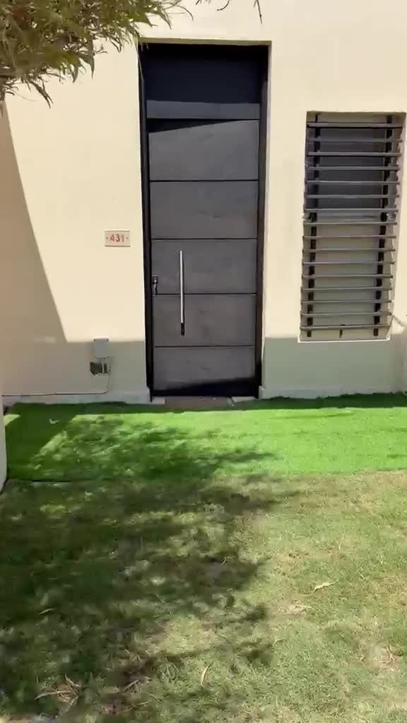 Entrance and garden of the included cabana | مدخل وحديقة الكابانا المشمولة بالبيع