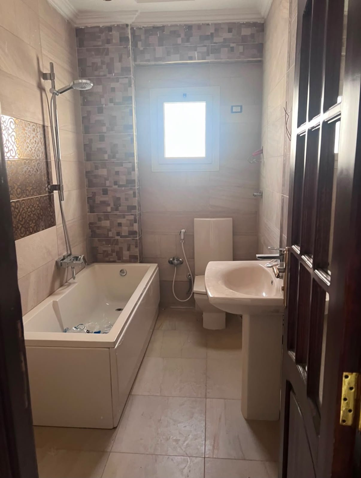 Apartment for sale in Al Banafseg 10, New Cairo - شقة للبيع في فيلات البنفسج 10، التجمع الأول 480-12