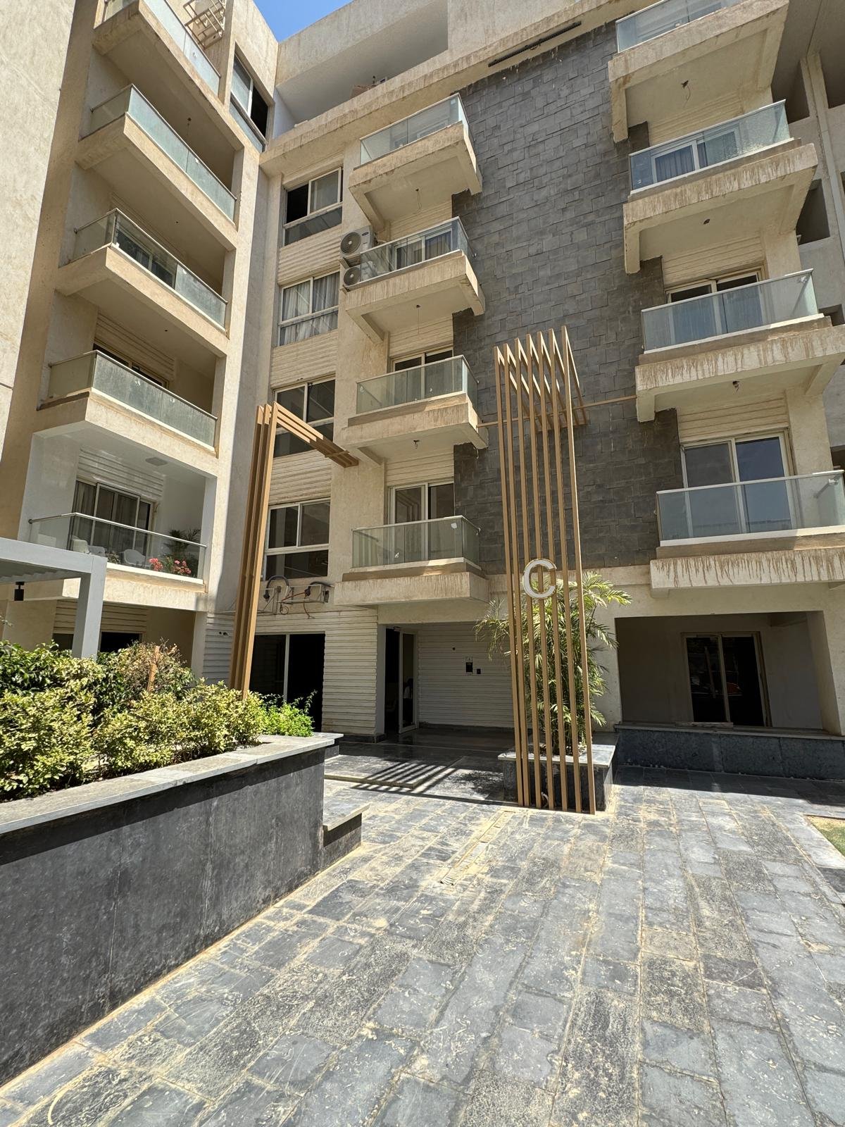 13-icity-clubpark-apartment-sale-349-03 Residential building exterior, apartment for sale in Mountain View iCity Club Park, New Cairo | واجهة المبنى السكني، شقة للبيع في ماونتن فيو إي سيتي كلوب بارك، القاهرة الجديدة