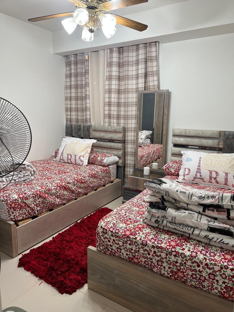 Bedroom with two single beds, chalet for rent in Marassi Faya, North Coast | غرفة نوم بسريرين فرديين، شاليه للإيجار في مراسي فايا، الساحل الشمالي