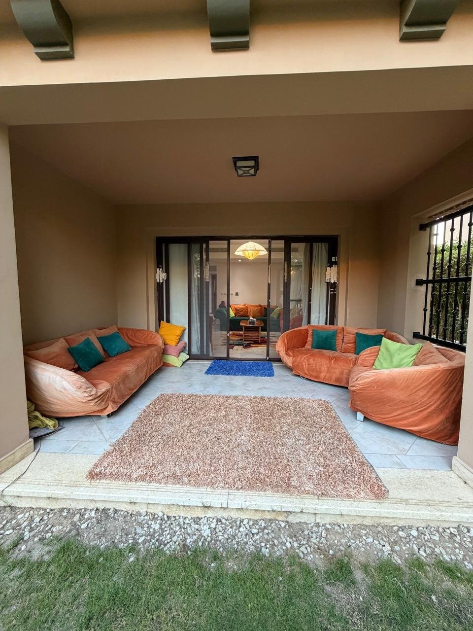 13-marassi-verona-295-02 Covered garden terrace, villa for rent in Marassi Verona, North Coast | تراس مغطى بالحديقة، فيلا للإيجار في مراسي فيرونا، الساحل الشمالي
