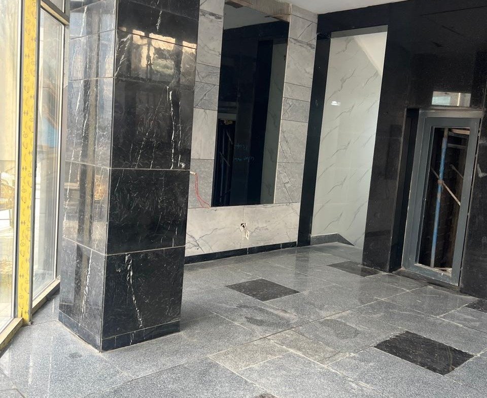 Finished common entrance lobby, Fifth Settlement, New Cairo, shops for sale | بهو المدخل المشترك بالمول، التجمع الخامس، القاهرة الجديدة، محلات للبيع