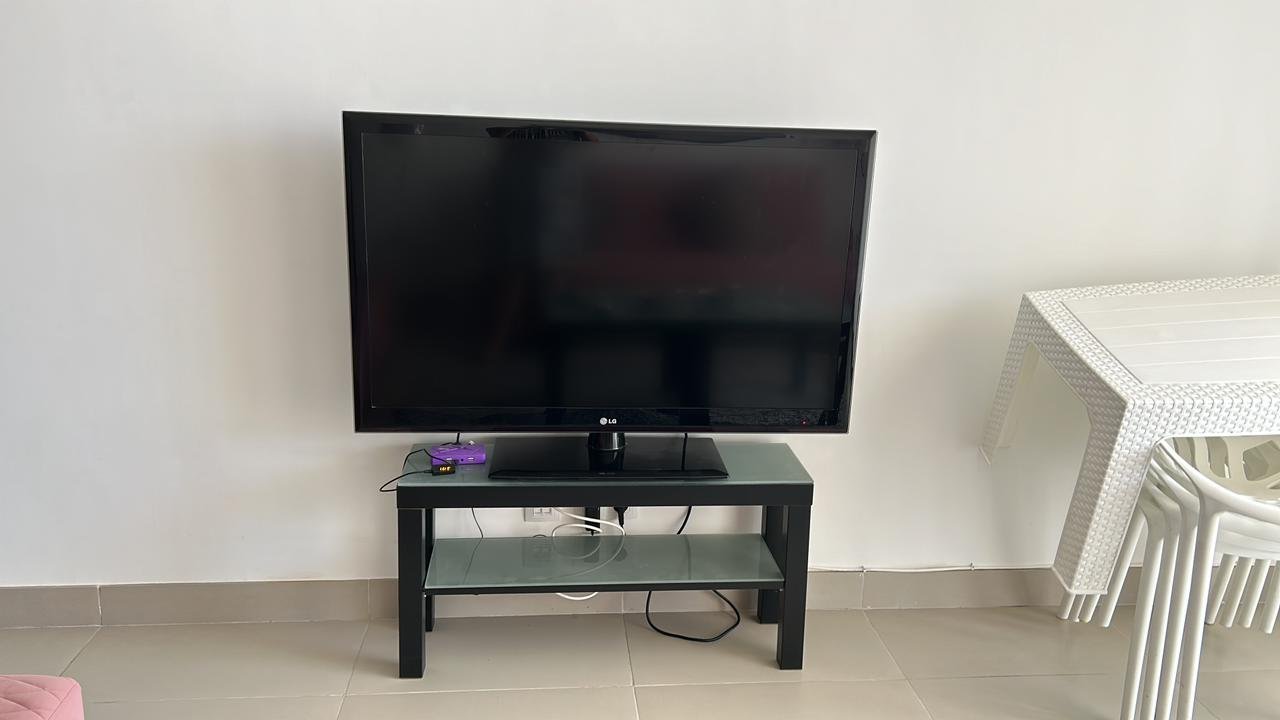 14-marassi-marina-280-01 Living-room television, chalet for rent in Marassi Marina 1, North Coast - R&C Estate | تلفزيون غرفة المعيشة، شاليه للإيجار في مراسي مارينا 1، الساحل الشمالي - R&C Estate