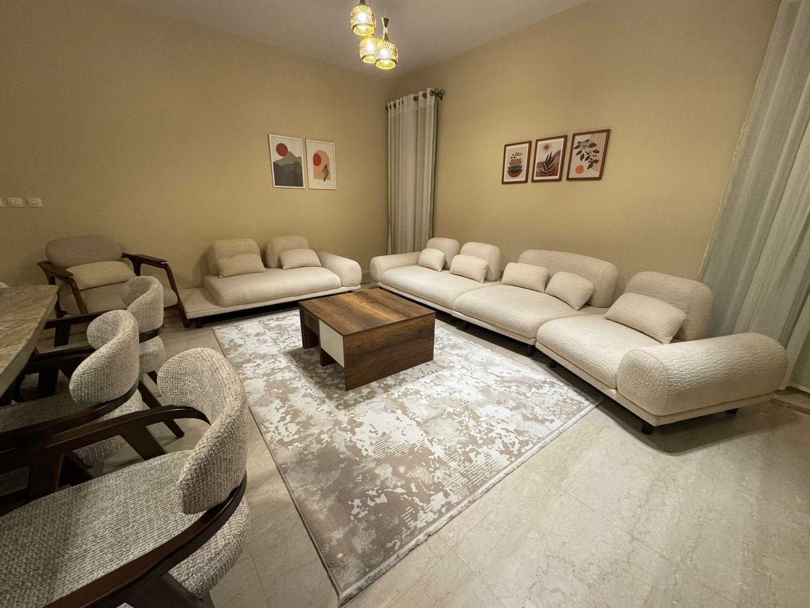14-mivida-boulevard-apartment-rent-328-04 Living room seating, apartment for rent in Mivida Boulevard, New Cairo | جلسة غرفة المعيشة، شقة للإيجار في ميفيدا البوليفارد، القاهرة الجديدة