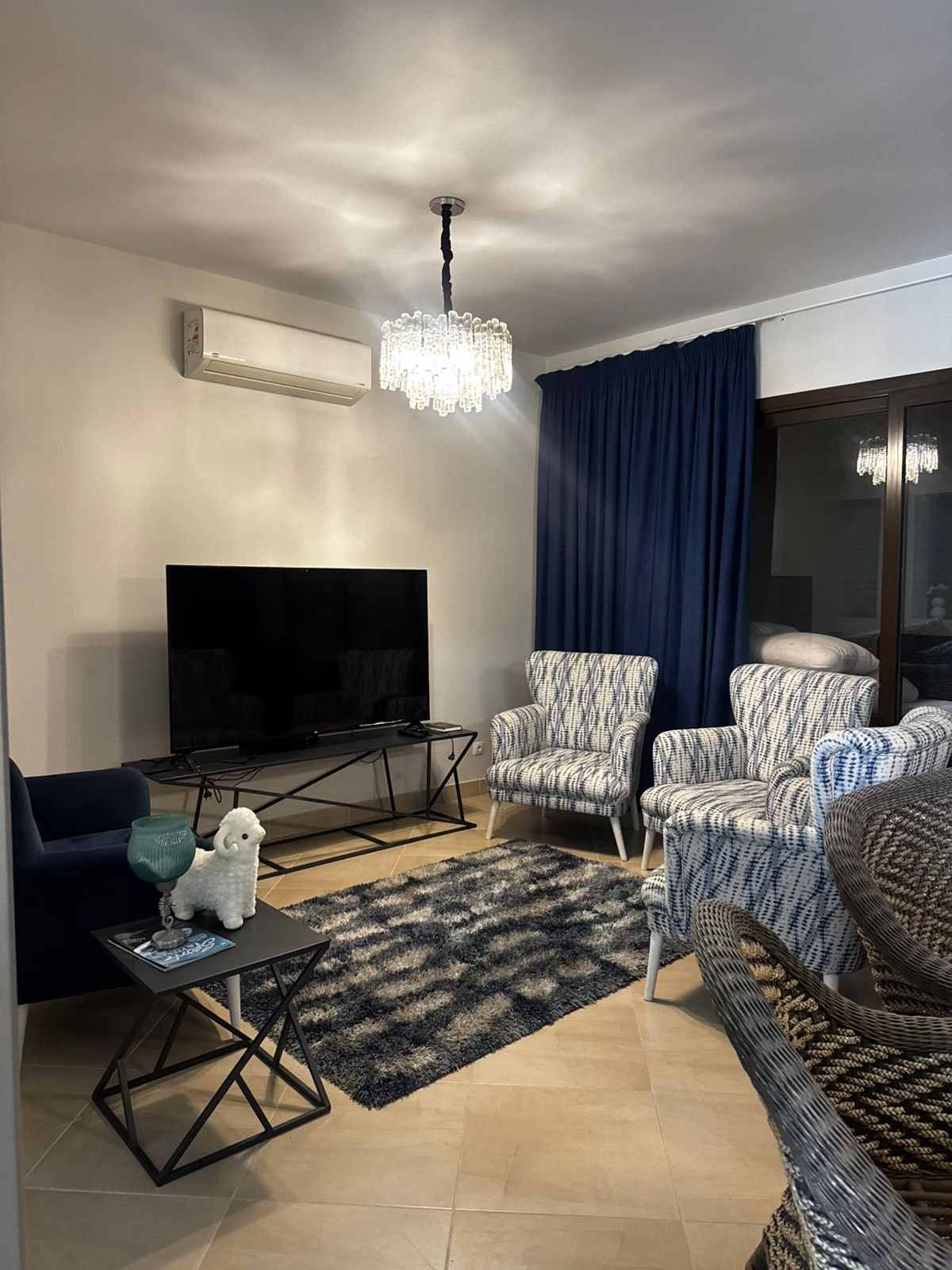 149-marassi-blanca-twin-sale-321-04 Reception television and seating, twin house for sale in Marassi Blanca, North Coast | تلفزيون وجلسة الريسيبشن، توين هاوس للبيع في مراسي بلانكا، الساحل الشمالي