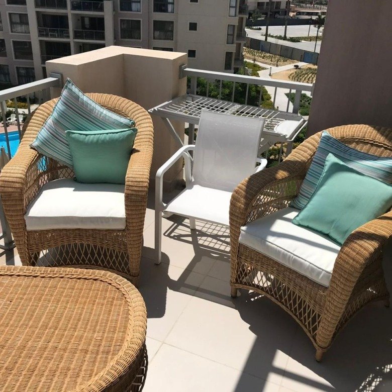 Terrace seating with pool view, chalet for sale in Marassi Marina 2, North Coast | جلسة التراس بفيو حمام السباحة، شاليه للبيع في مراسي مارينا 2، الساحل الشمالي