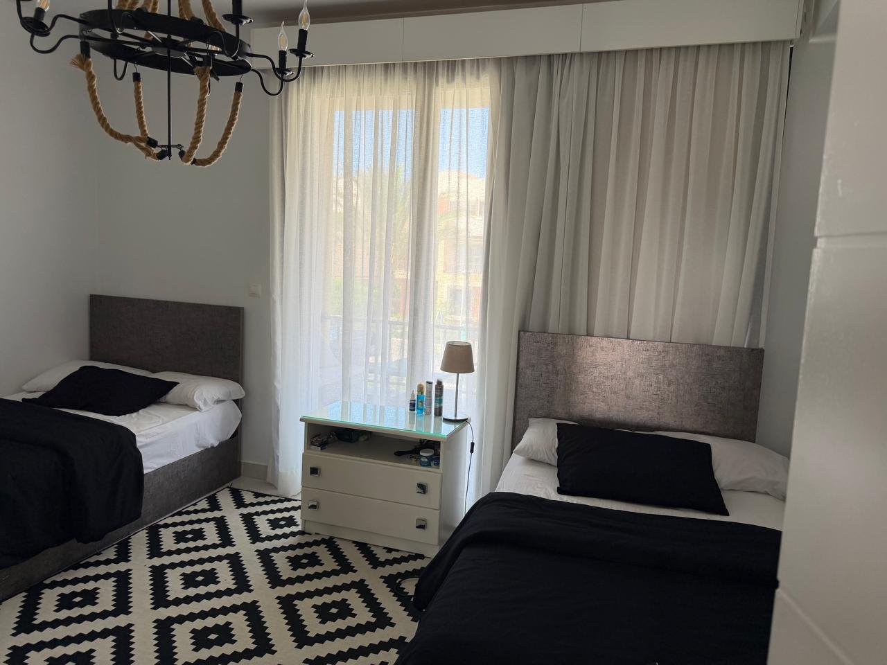 Twin bedroom, Marassi Blanca villa for sale | غرفة بسريرين، فيلا للبيع في مراسي بلانكا