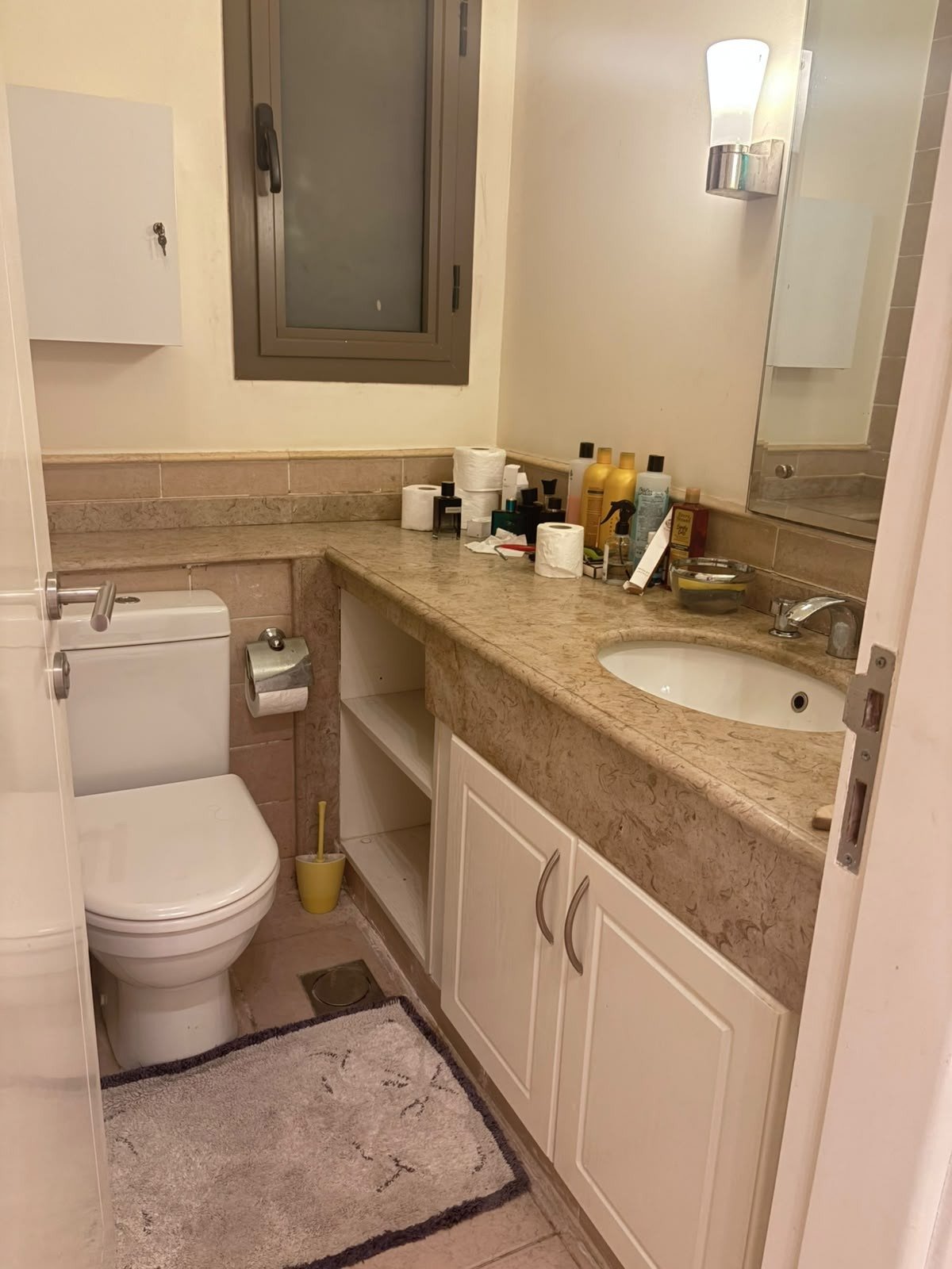 Bathroom with vanity, chalet for rent in Marassi Catania, North Coast | حمام بوحدة حوض، شاليه للإيجار في مراسي كاتانيا، الساحل الشمالي