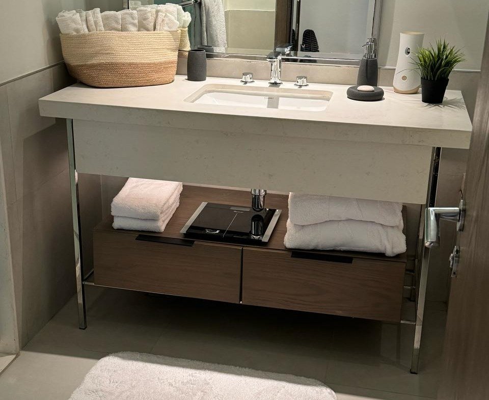 Bathroom washbasin and mirror in Marassi, North Coast
