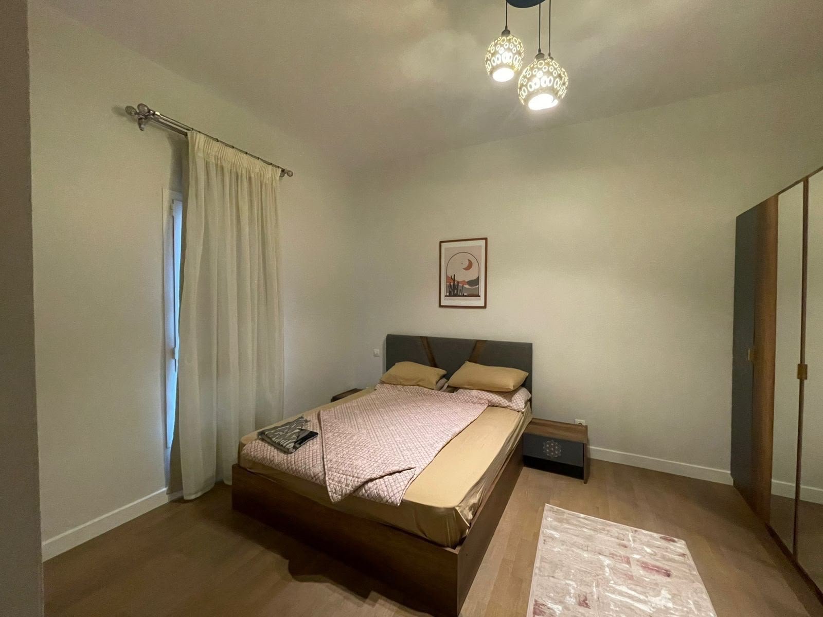 17-mivida-boulevard-apartment-rent-328-07 Bedroom with double bed, apartment for rent in Mivida Boulevard, New Cairo | غرفة نوم بسرير مزدوج، شقة للإيجار في ميفيدا البوليفارد، القاهرة الجديدة