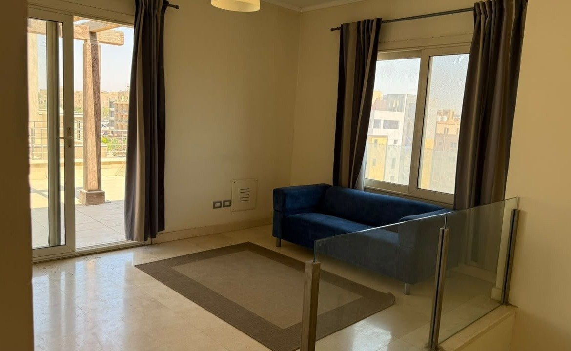 Upper lounge, The Village penthouse for sale | معيشة علوية، بنتهاوس للبيع في ذا فيلدج