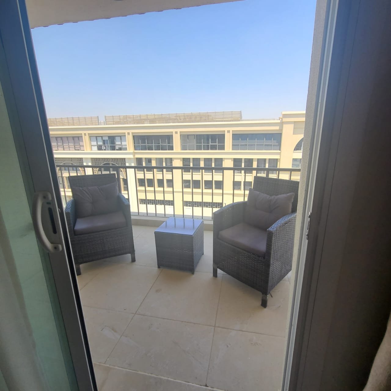 176-mivida-boulevard-apartment-rent-324-01 Terrace seating, apartment for rent in Mivida Boulevard, New Cairo | جلسة التراس، شقة للإيجار في ميفيدا البوليفارد، القاهرة الجديدة