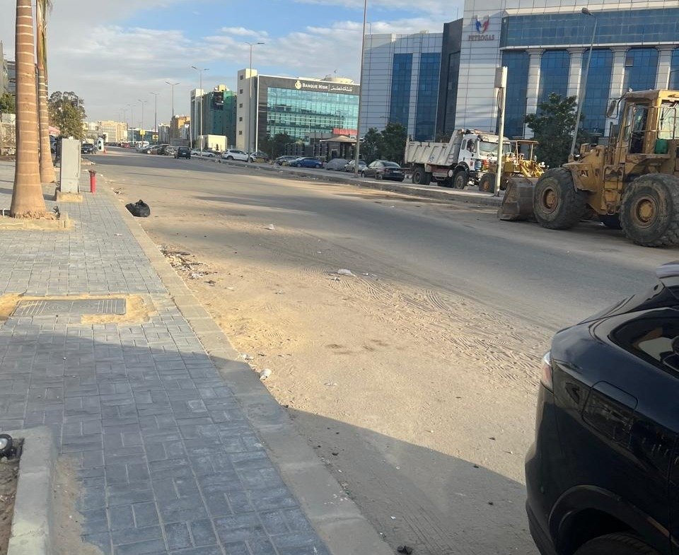 Road and nearby commercial buildings, Fifth Settlement, New Cairo, shops for sale | الشارع والمباني التجارية المجاورة، التجمع الخامس، القاهرة الجديدة، محلات للبيع
