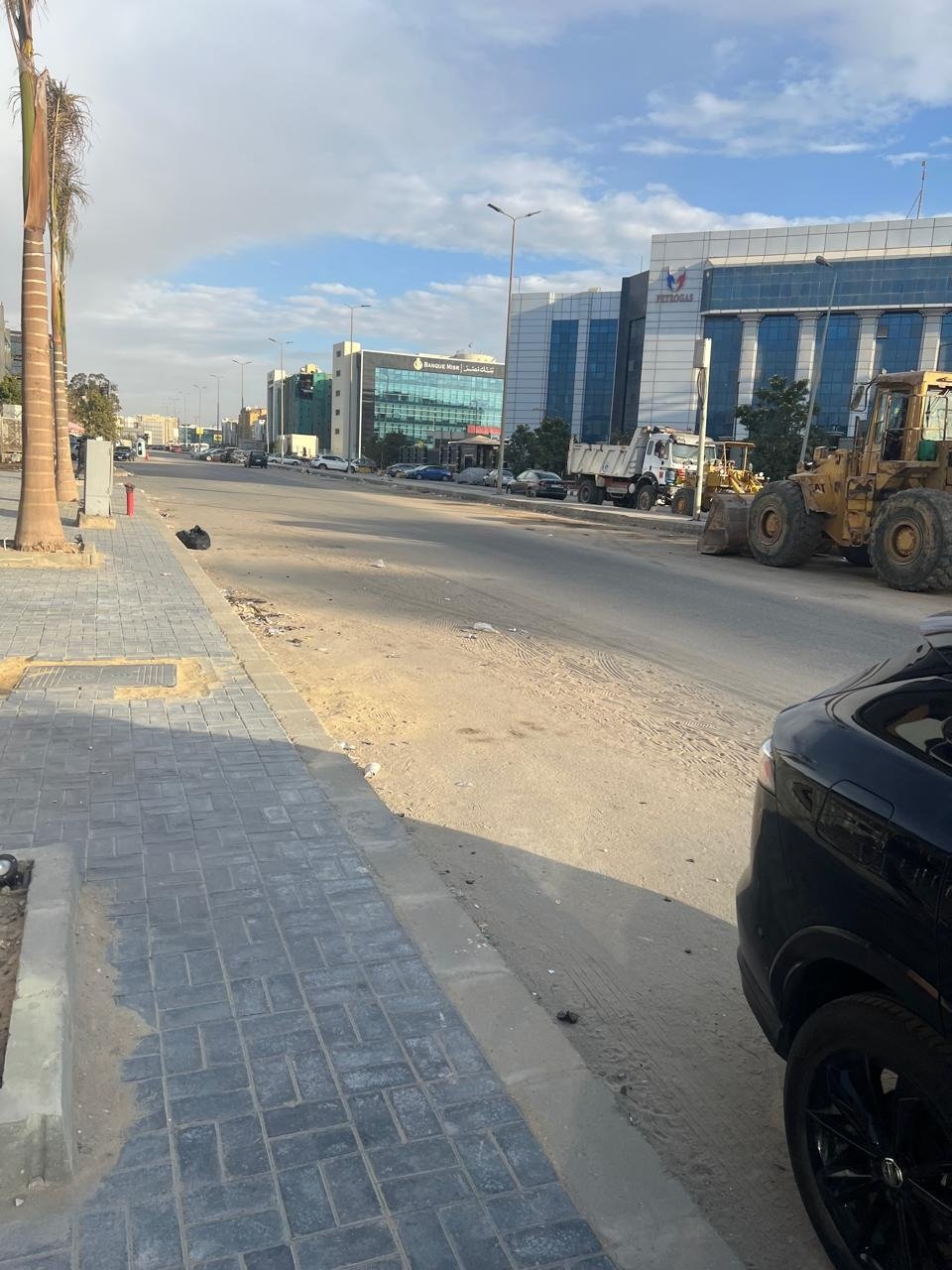 18-90-walk-shops-sale-231-07 Road and nearby commercial buildings, Fifth Settlement, New Cairo, shops for sale | الشارع والمباني التجارية المجاورة، التجمع الخامس، القاهرة الجديدة، محلات للبيع