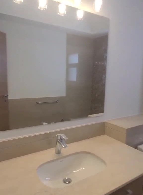 576