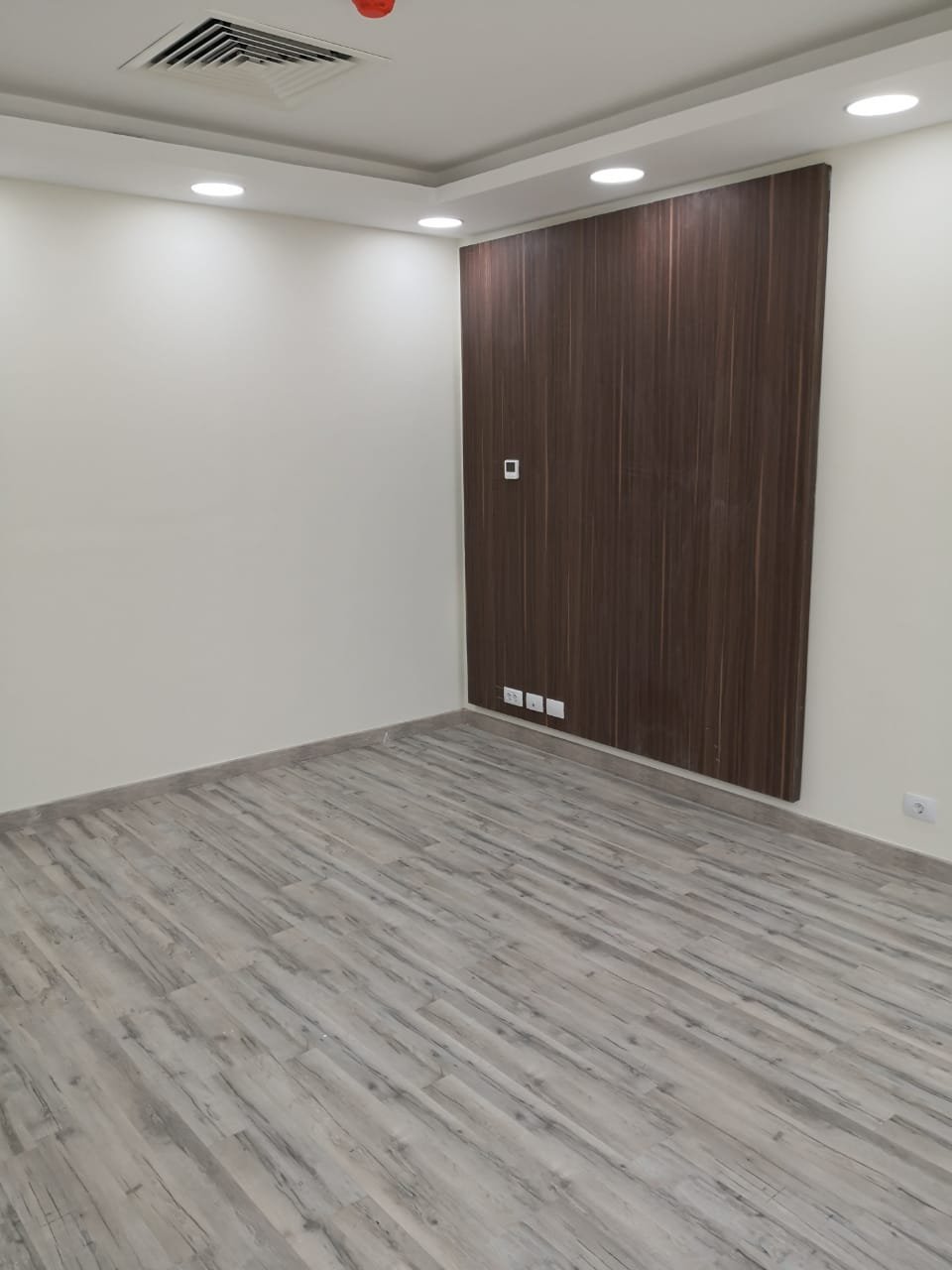 2-174-1 Finished office room in Trivium Square