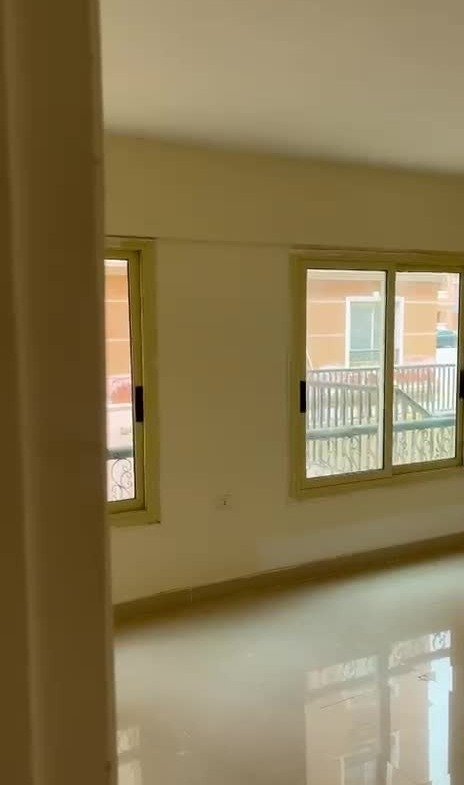Unfurnished room with window, Kemet Compound apartment for rent | غرفة غير مفروشة بنافذة، شقة للإيجار في كمبوند كيميت